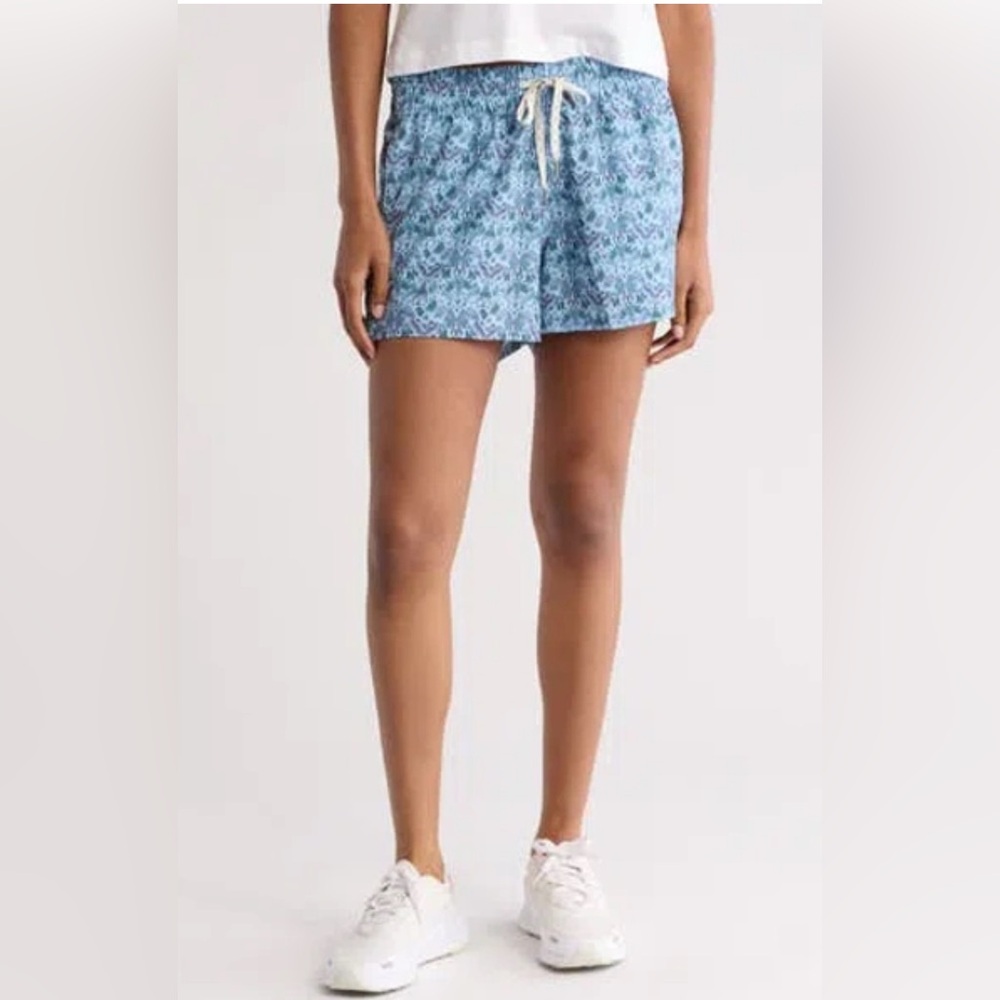 $35 MSRP NWT Marika Cassidy Shorts in Vintage Violet Colorful Batik size M